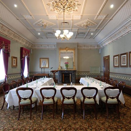Craig'S Royal Hotel Ballarat Kültér fotó The Boardroom