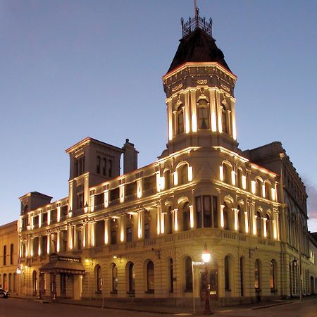Craig'S Royal Hotel Ballarat Kültér fotó The Old Bank Hotel at night