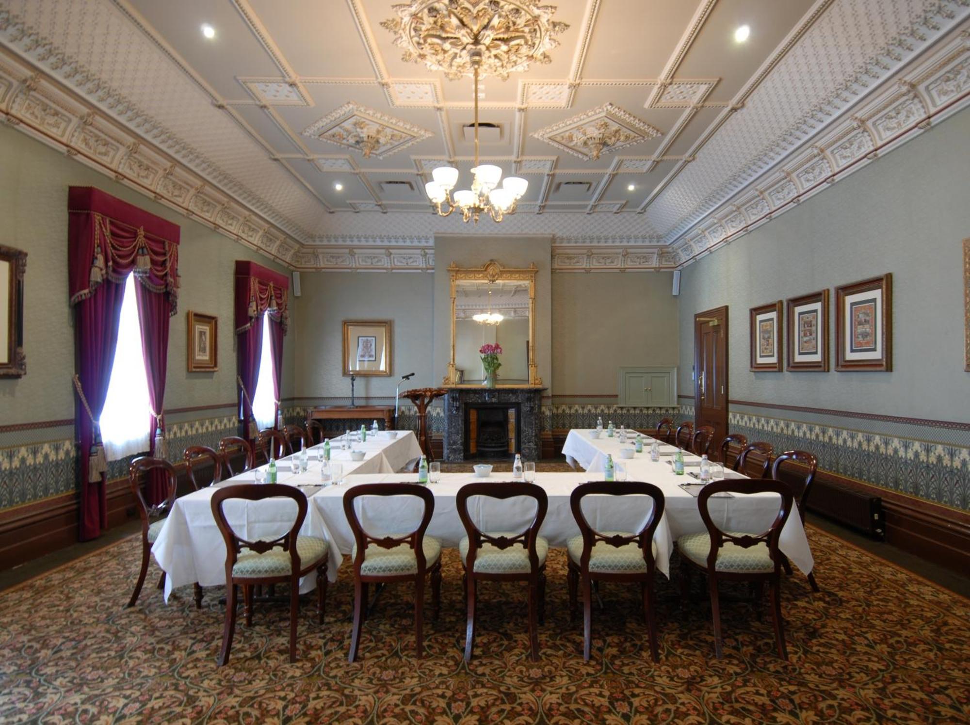 Craig'S Royal Hotel Ballarat Kültér fotó The Boardroom
