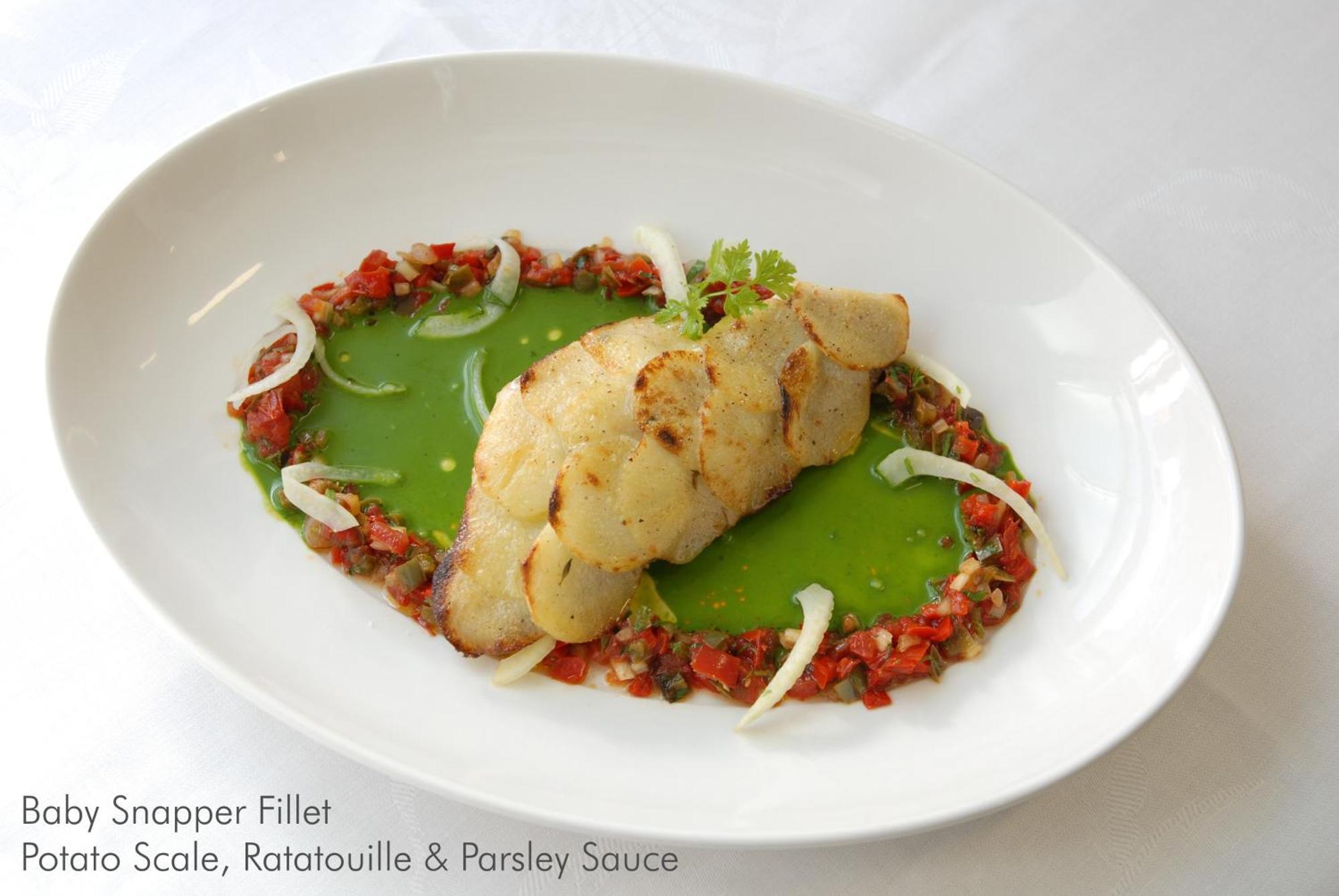 Craig'S Royal Hotel Ballarat Kültér fotó A prepared fillet of a grouper