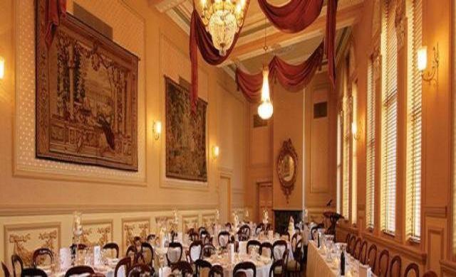 Craig'S Royal Hotel Ballarat Kültér fotó The restaurant's interior