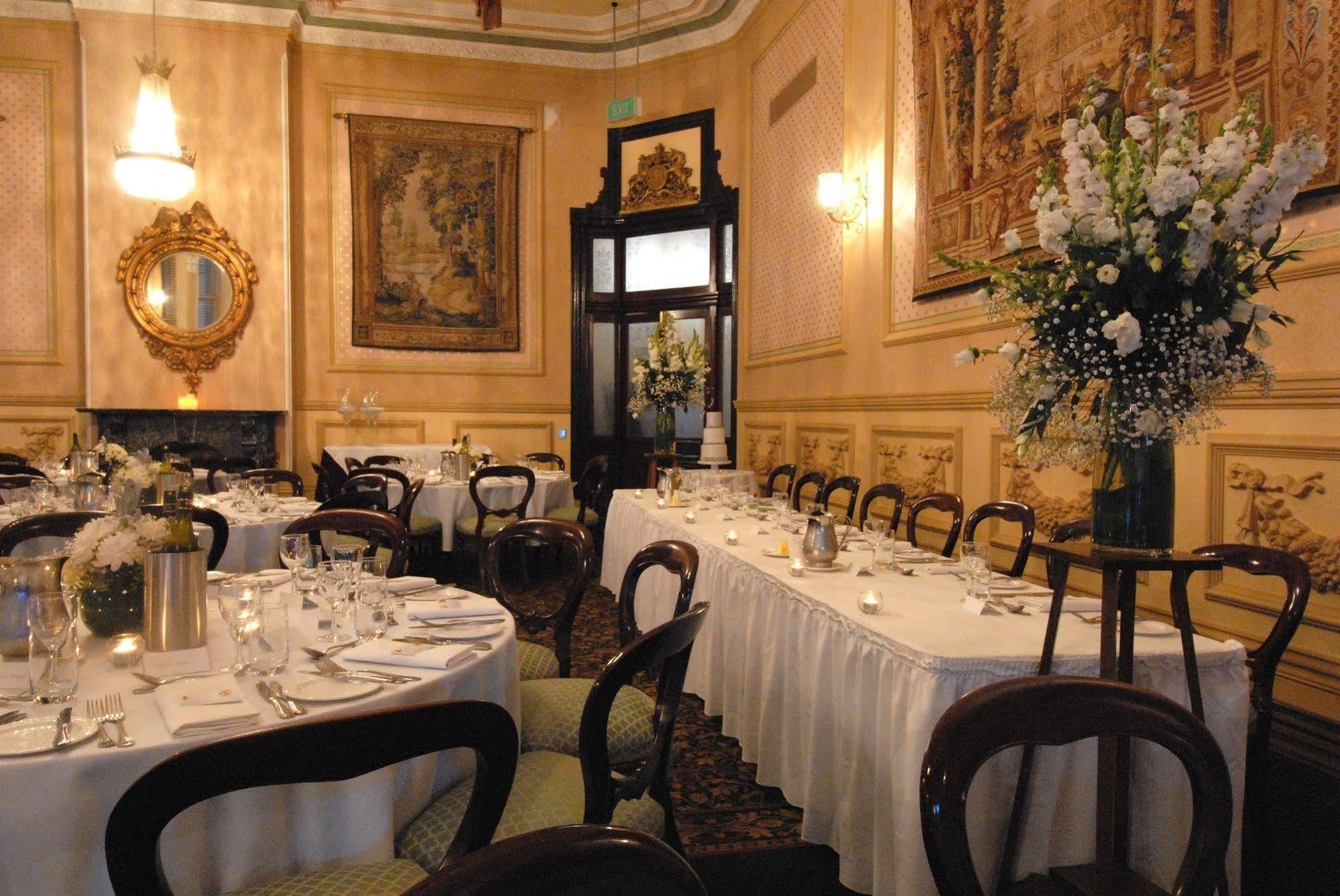 Craig'S Royal Hotel Ballarat Kültér fotó The interior of the restaurant