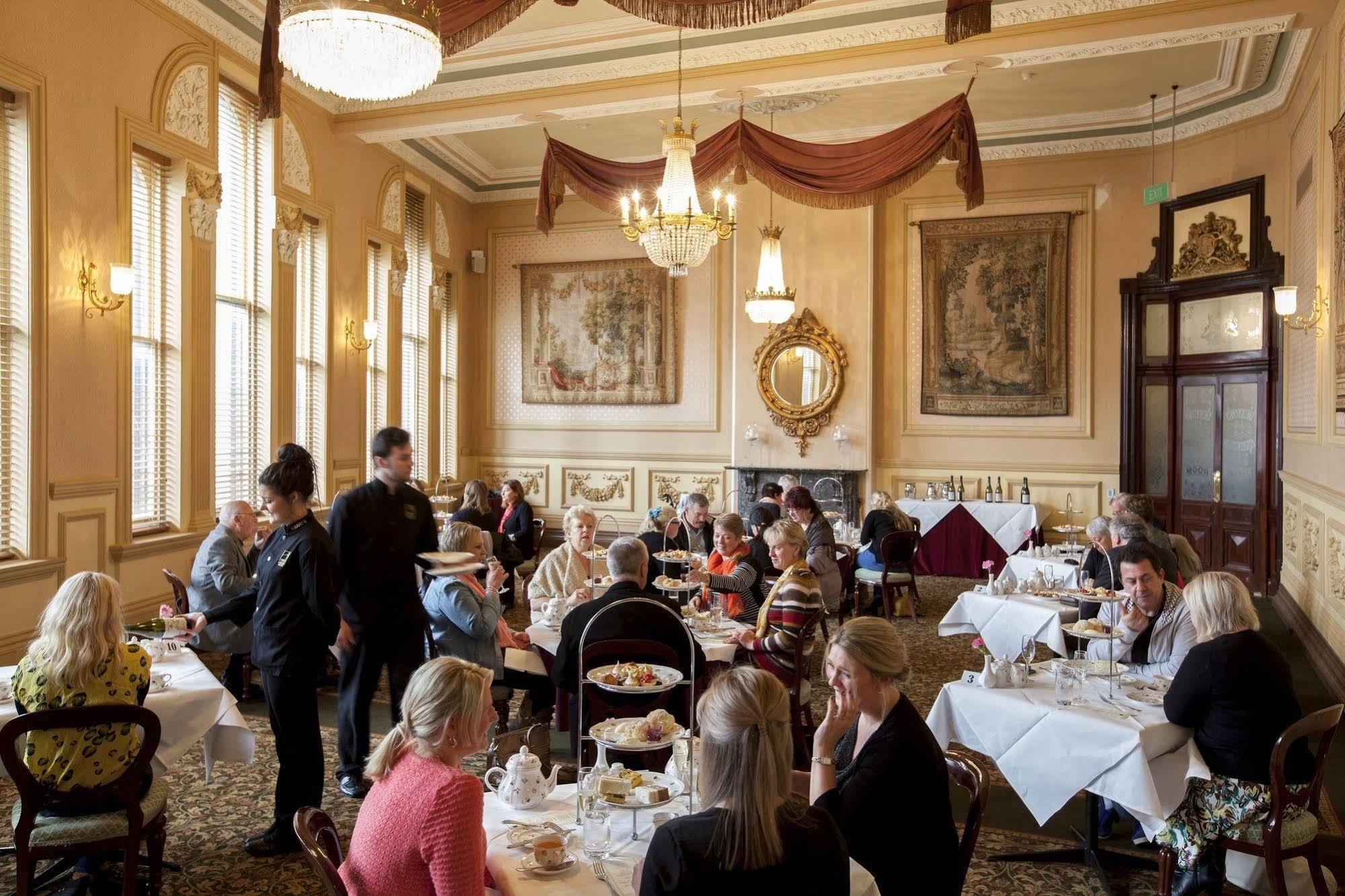 Craig'S Royal Hotel Ballarat Kültér fotó The restaurant at the Grand Hotel