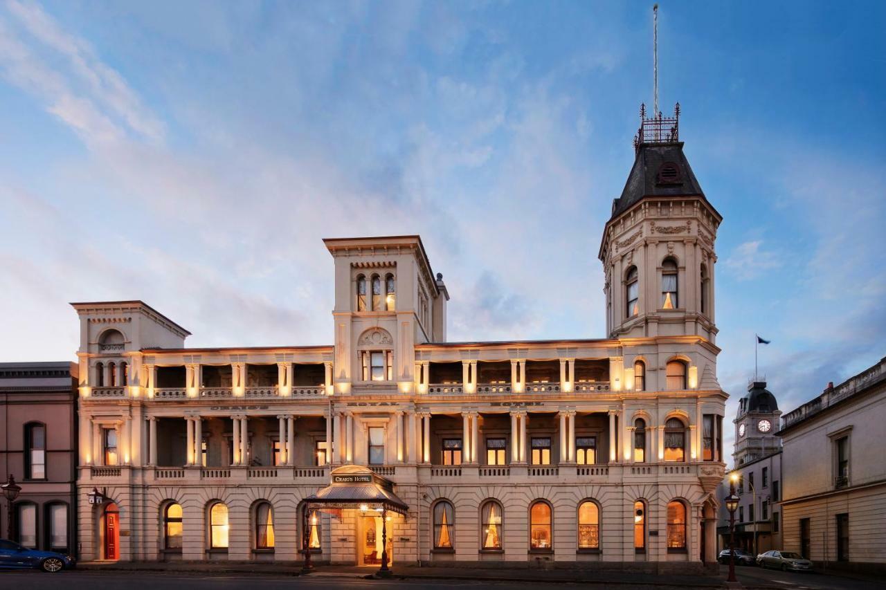 Craig'S Royal Hotel Ballarat Kültér fotó The hotel at dusk